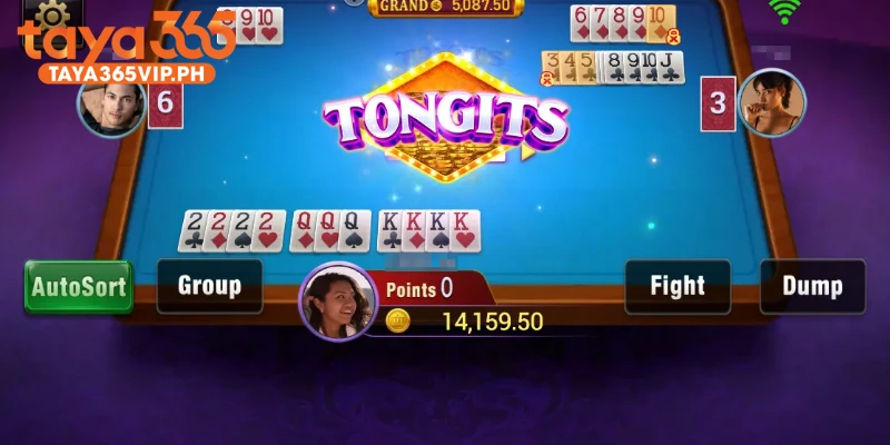 Tongits Go table with exposed melds and the dumped card pile